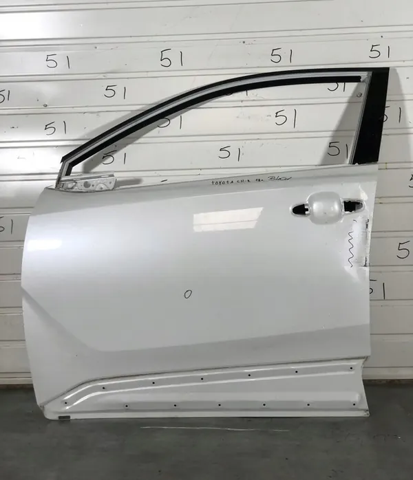 TOYOTA C-HR Vänster Framdörr Vit Perla 67002F4010 image 2