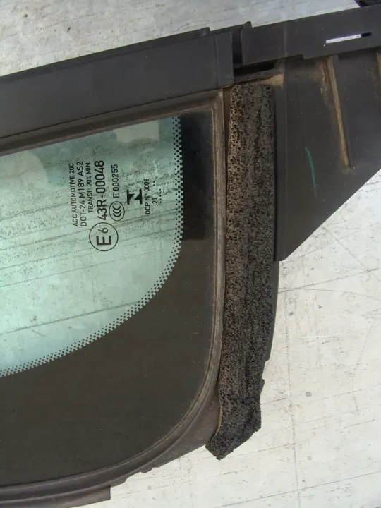 OEM 9823186880/7280 Porta Traseira Direita Peugeot 208 II image 5