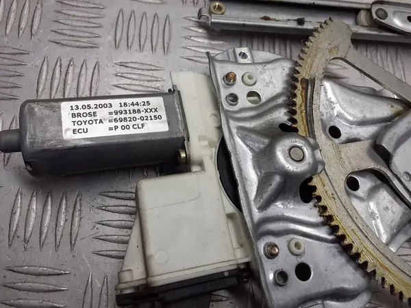 Mecanismo de janela dianteira esquerda Toyota Corolla E12 69820-02150 image 3