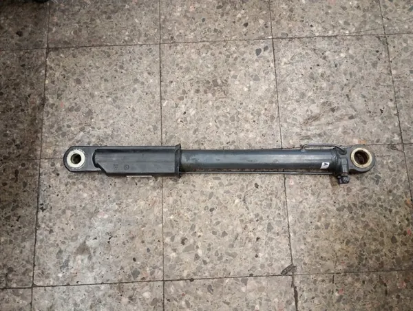 OEM 9675530105 Atuador elevação cabina Atego 3 image 2