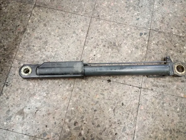 OEM 9675530105 Atuador elevação cabina Atego 3 image 5