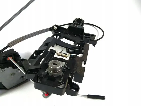 Fram vänster dörrlås Chevrolet Silverado 1500 2019+ OEM image 2