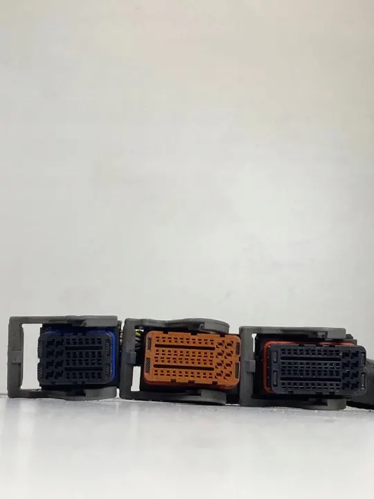 Conector ECU Motor OEM 0281017065 Renault Trafic image 3