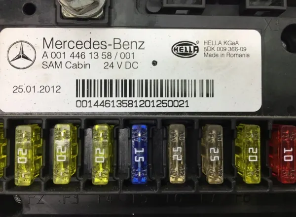 Sulakekaappi Mercedes-Benz OEM 0014461358 - Käytetty image 10
