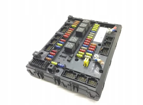 Sulakekaappi Mercedes-Benz OEM 0014461358 - Käytetty image 3