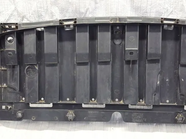 Renault Clio IV Frontstoßstangen-Plattenabdeckung OEM 622563607R image 8