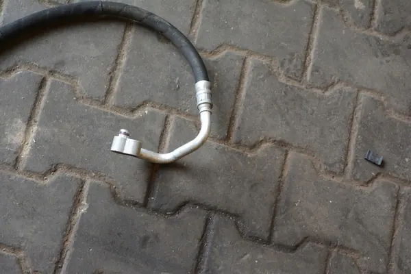 Ilmastointiputki VW Tiguan 5N0820721F image 2