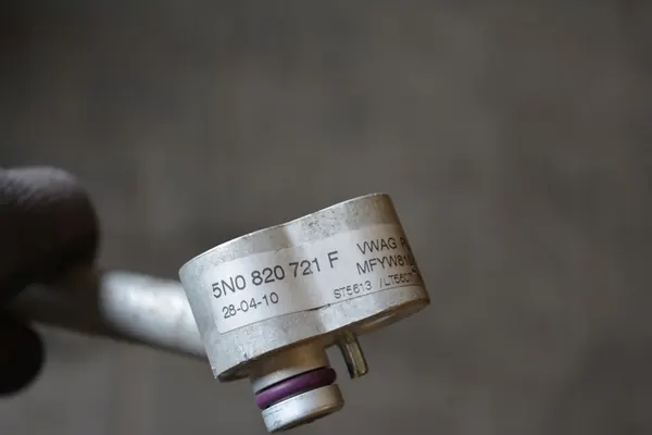 Ilmastointiputki VW Tiguan 5N0820721F image 3