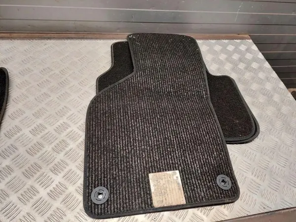 Tapete VW OEM 3C1863011D para Passat CC 2010 image 5