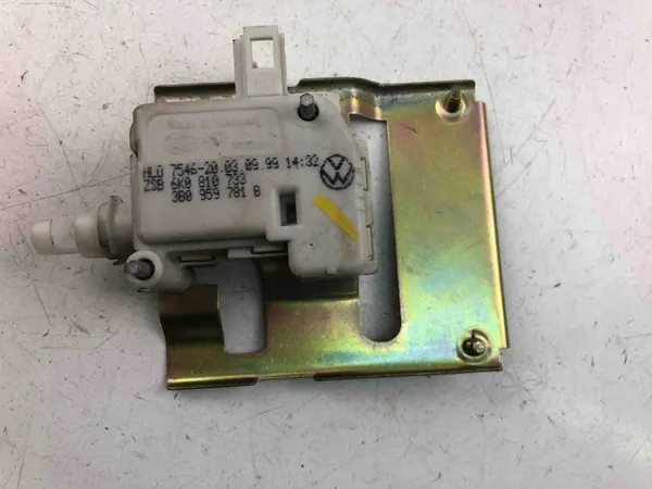 Trappe de réservoir SEAT CORDOBA (6K2) 3B0959781B image 2