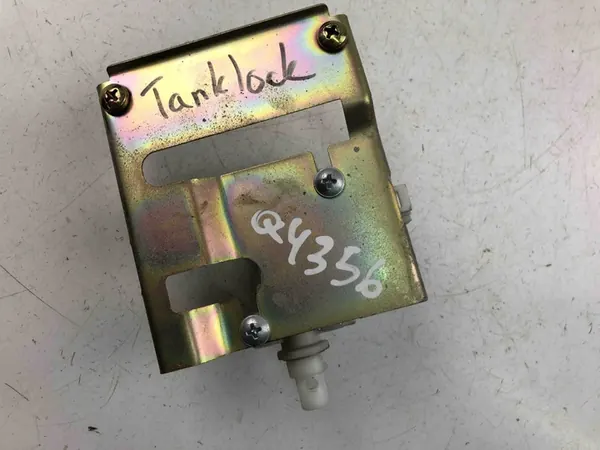 Trappe de réservoir SEAT CORDOBA (6K2) 3B0959781B image 4