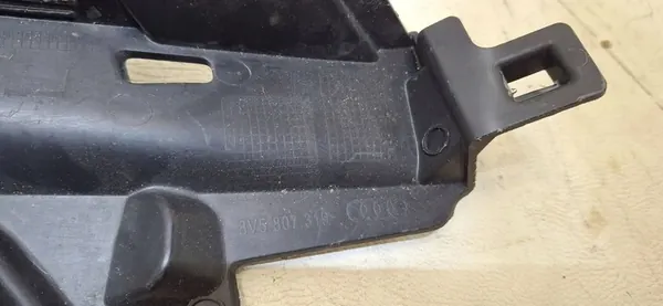 Deslizamento de montagem do para-choque dianteiro Audi A3 8V5 Sedan OEM 8V5807319 image 4