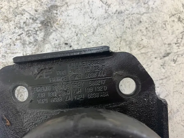 VW Sharan I Seat Alhambra Galaxy MK1 Engine Mount 7M3199132R image 5