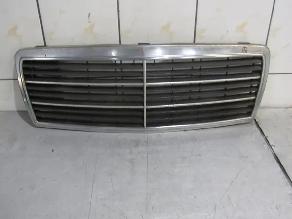 Griglia Mercedes W202 Classe C A2028880323 image 2