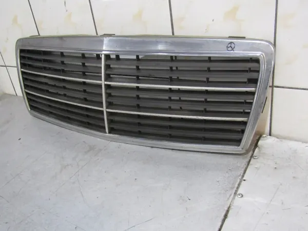 Griglia Mercedes W202 Classe C A2028880323 image 3