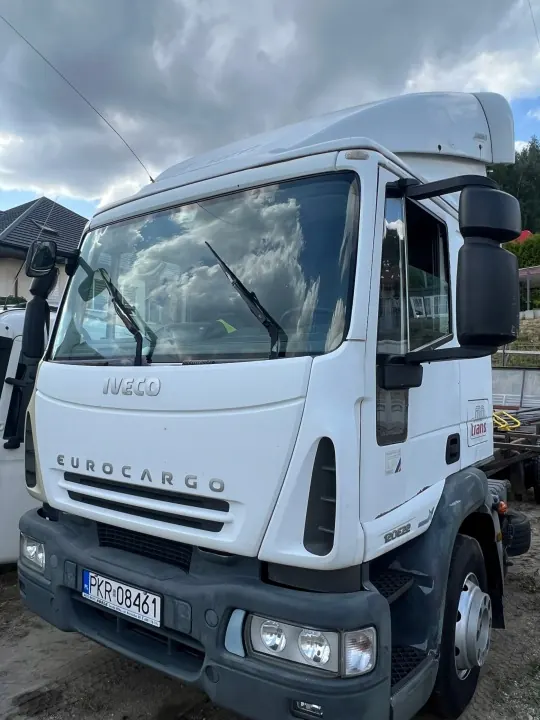 Käytetty Iveco OE makuuhytti Eurocargolle image 2
