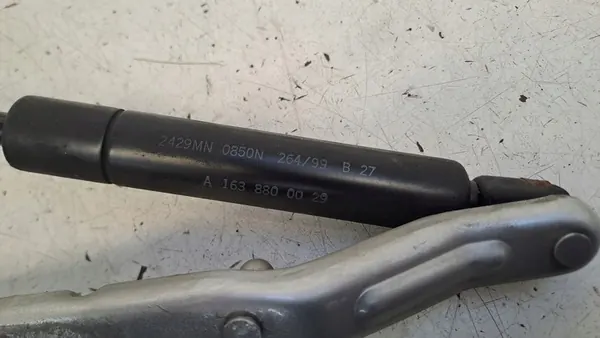 Actuadores de bisagra del capó para Mercedes ML W163 image 8