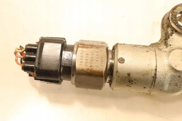Toyota Avensis insprutningsräl OEM 89458-20050 image 6