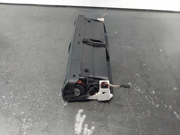 Grelha ventilação central VW Passat B5 Lift OEM 3B0819728D image 5