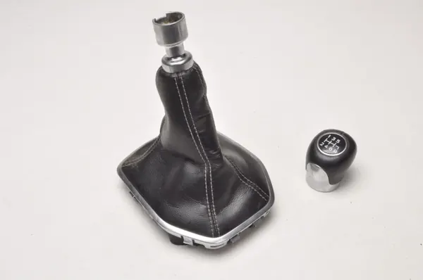 FIESTA MK8 Schaltknaufmanschette - Gebrauchtes OEM-Teil image 2