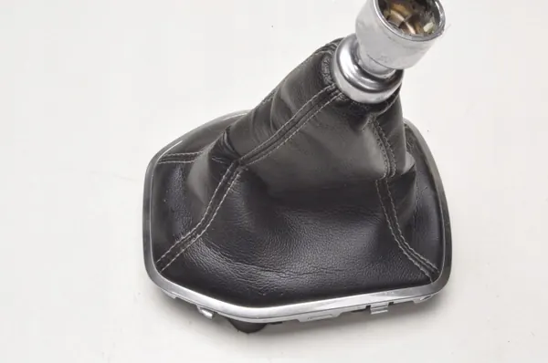 FIESTA MK8 Schaltknaufmanschette - Gebrauchtes OEM-Teil image 3