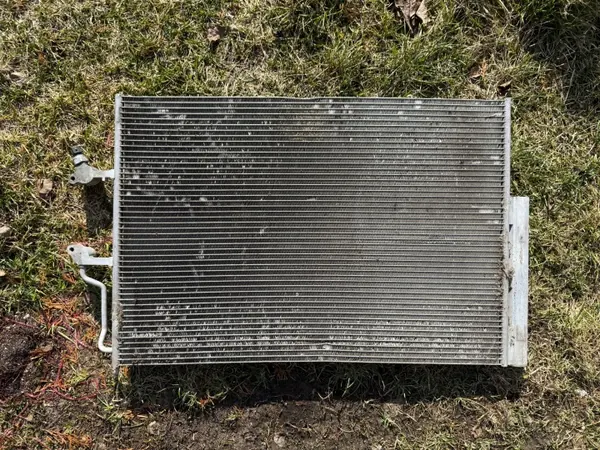 Volvo AC-kondensor OEM 32138991 - Begagnad image 3