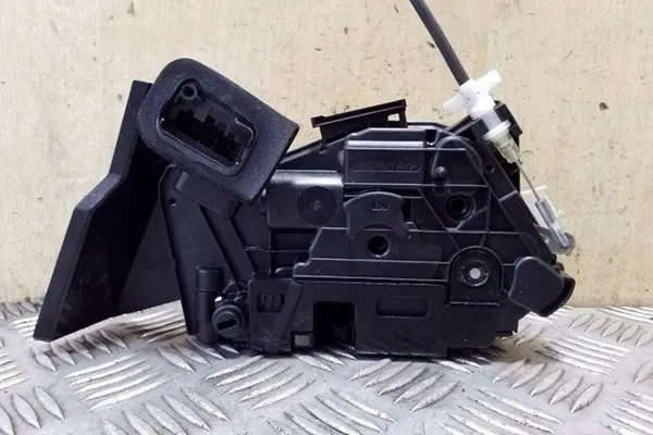 Hintere Linke Türschloss SKODA YETI 5K4839015F image 7