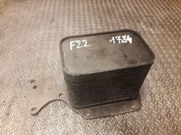 BMW Diesel-öljynjäähdytin OEM 8585625 - Käytetty image 2