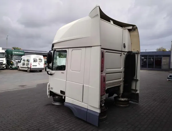 Super Space Cab Cabine DAF XF 106 - OEM KABINA XF 106 image 5