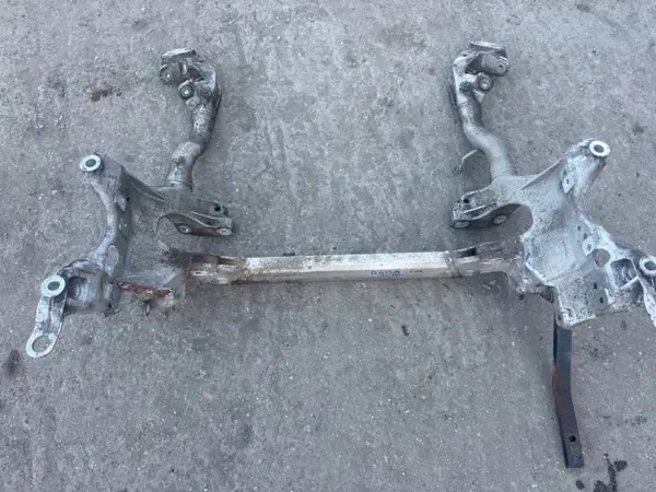 Framfjädringsbärare OEM 8T0399315H begagnad image 3
