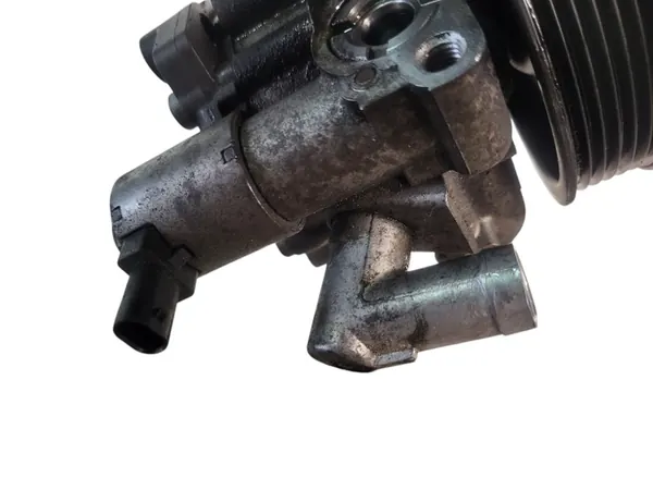 Servostyrningspump Mercedes W204 W207 W212 1.8 CGI A0054668201 image 3