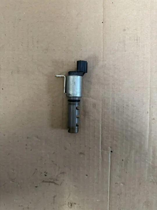 Soupape d'huile OEM ZAWÓR OLEJU LEXUS GS300 2012-2018 image 2