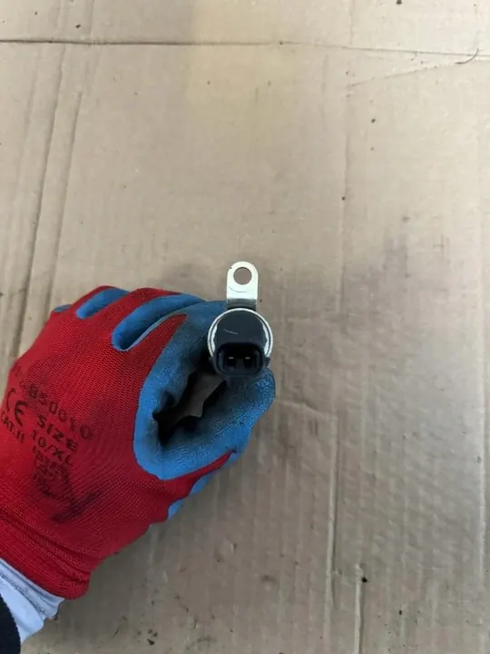 Soupape d'huile OEM ZAWÓR OLEJU LEXUS GS300 2012-2018 image 3