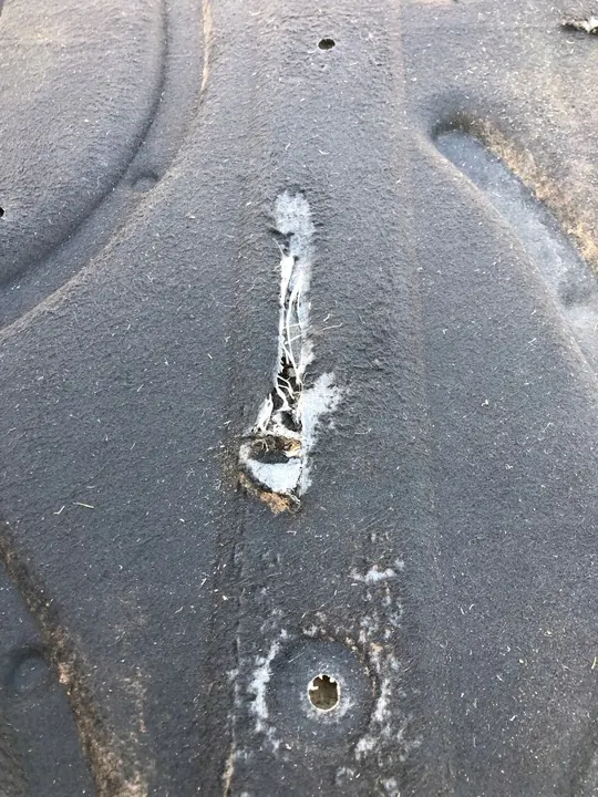 MERCEDES W218 Underbodsskydd Höger A2126100708 image 2