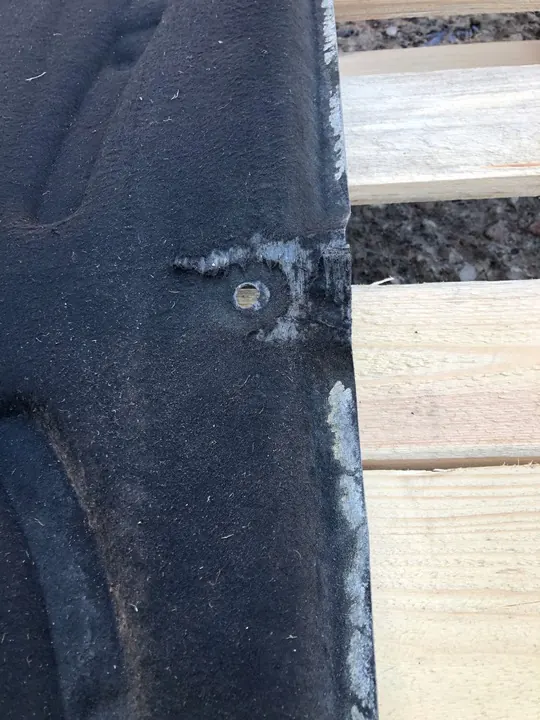 MERCEDES W218 Underbodsskydd Höger A2126100708 image 3