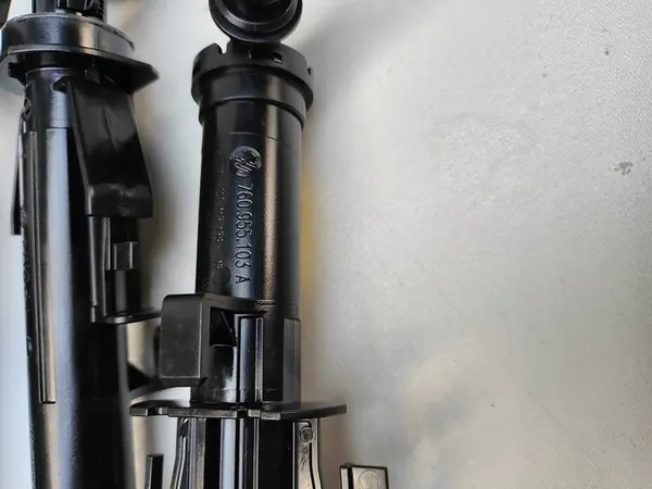 Koplampwaskap 760807937B Touareg III image 4