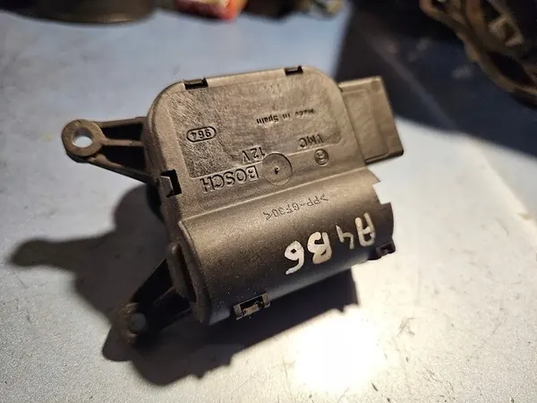 Värmefläkt AUDI A4 B6 VMC 0132801322 666210JA 8E1820511F image 2