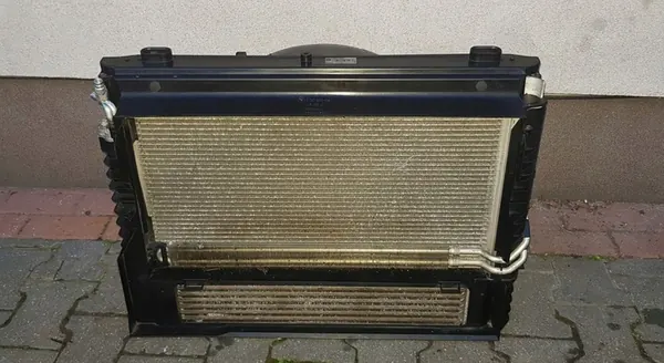 Conjunto de enfriador de agua BMW E60 E61 3.0 D OEM 7801002 image 2