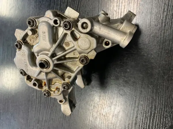 Gebruikte BMW OE 7643046 oliepomp - Directe pasvorm image 3