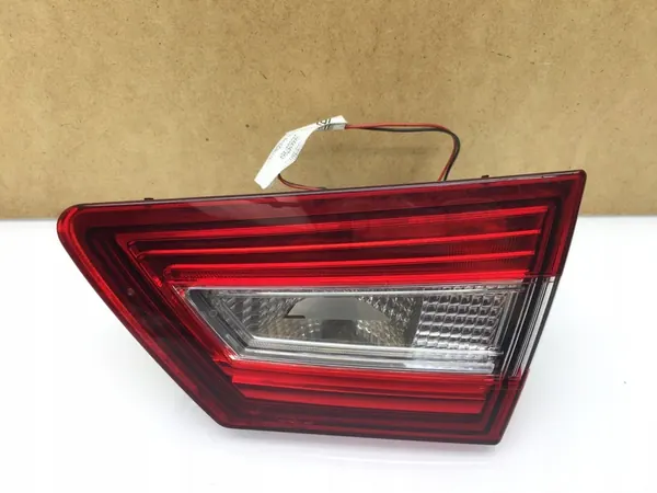 RENAULT CLIO IV HATCHBACK HÖGER BAKLJUS image 2