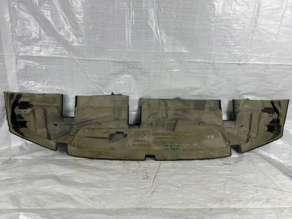 Mercedes CLS 257 OEM A2576824400 Isolamento Acústico image 4