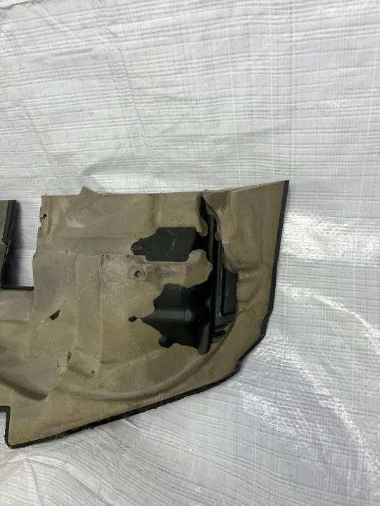 Mercedes CLS 257 OEM A2576824400 Isolamento Acústico image 6