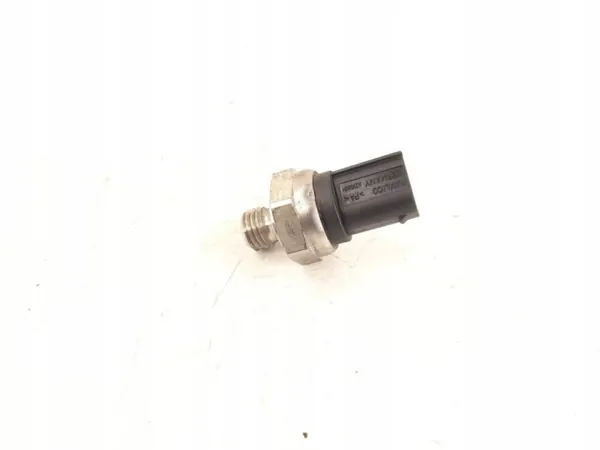 Sensor de presión de aire Mercedes-Benz OEM A0071534328 image 2