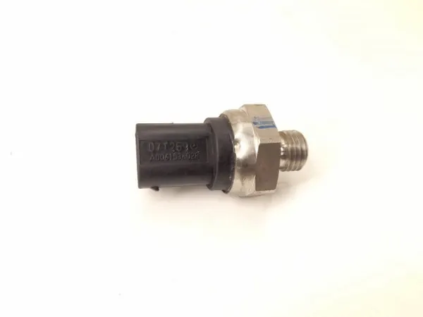 Sensor de presión de aire Mercedes-Benz OEM A0071534328 image 4