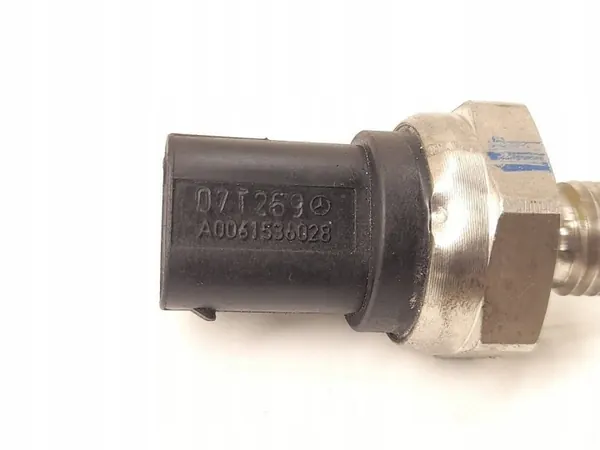 Sensor de presión de aire Mercedes-Benz OEM A0071534328 image 5