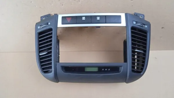 Cadre de grille centrale OEM 703 SK24 Hyundai Santa Fe II image 2
