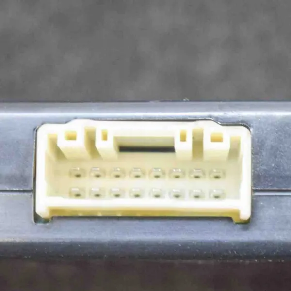 Tesla Model S Taka-ilmajousitusmoduuli OEM 106098903B image 3