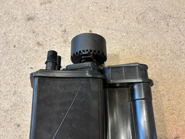 Gebrauchter Kraftstoffdampf-Kohlefilter OEM A2234706500 image 3