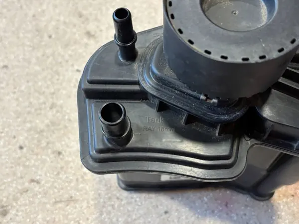 Gebrauchter Kraftstoffdampf-Kohlefilter OEM A2234706500 image 6