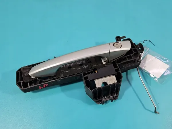 Mercedes Außengriff Links Vorne OEM A2047601534 image 2